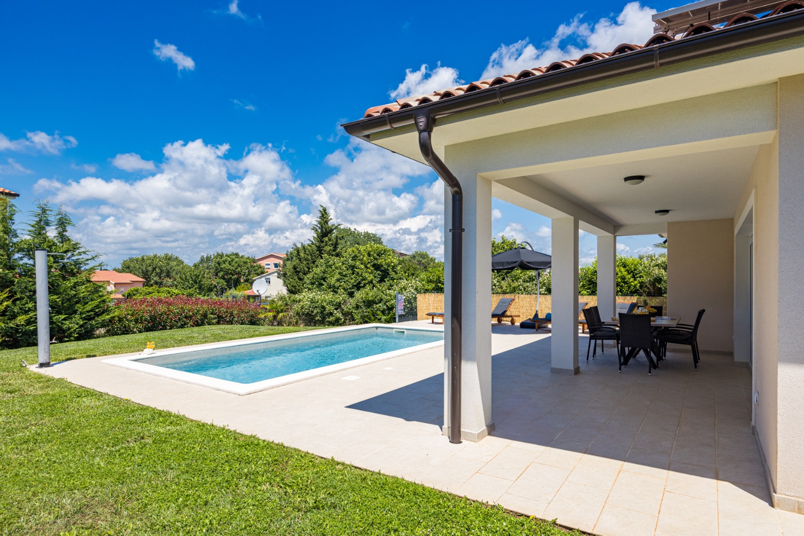 Beautiful villa with private heated pool and Jacuzzi - hot tub - Enjoy a charming vacation in elegant tranquility, Villa Maris with Pool - Medulin, Istria, Croatia Medulin